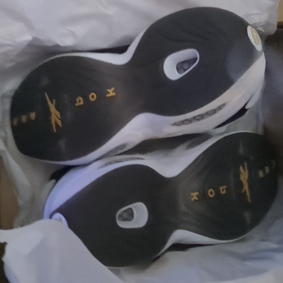 Shoes - Picture 2 of 3